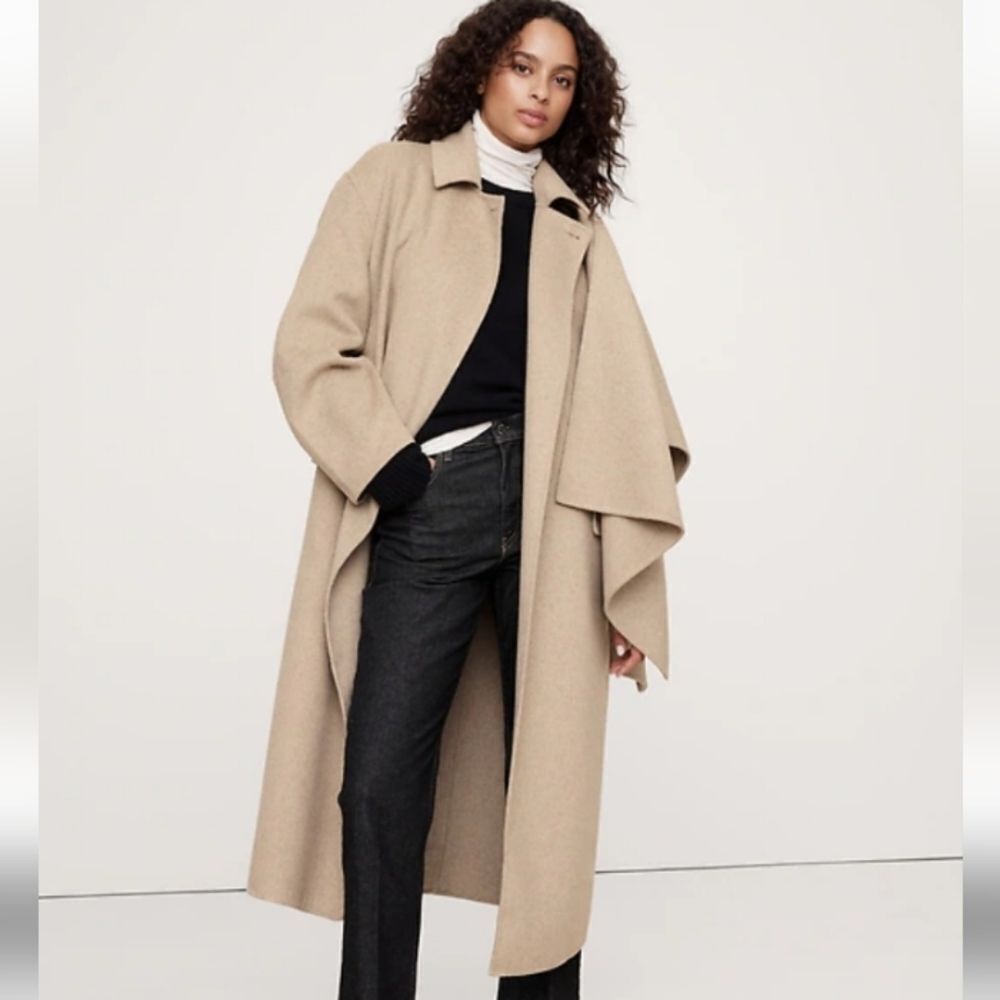 Banana Republic Oversized Double Faced Cape Coat. Style 537920 size large NWT